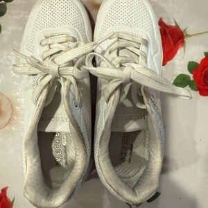 Skechers Women's Cream Sneakers